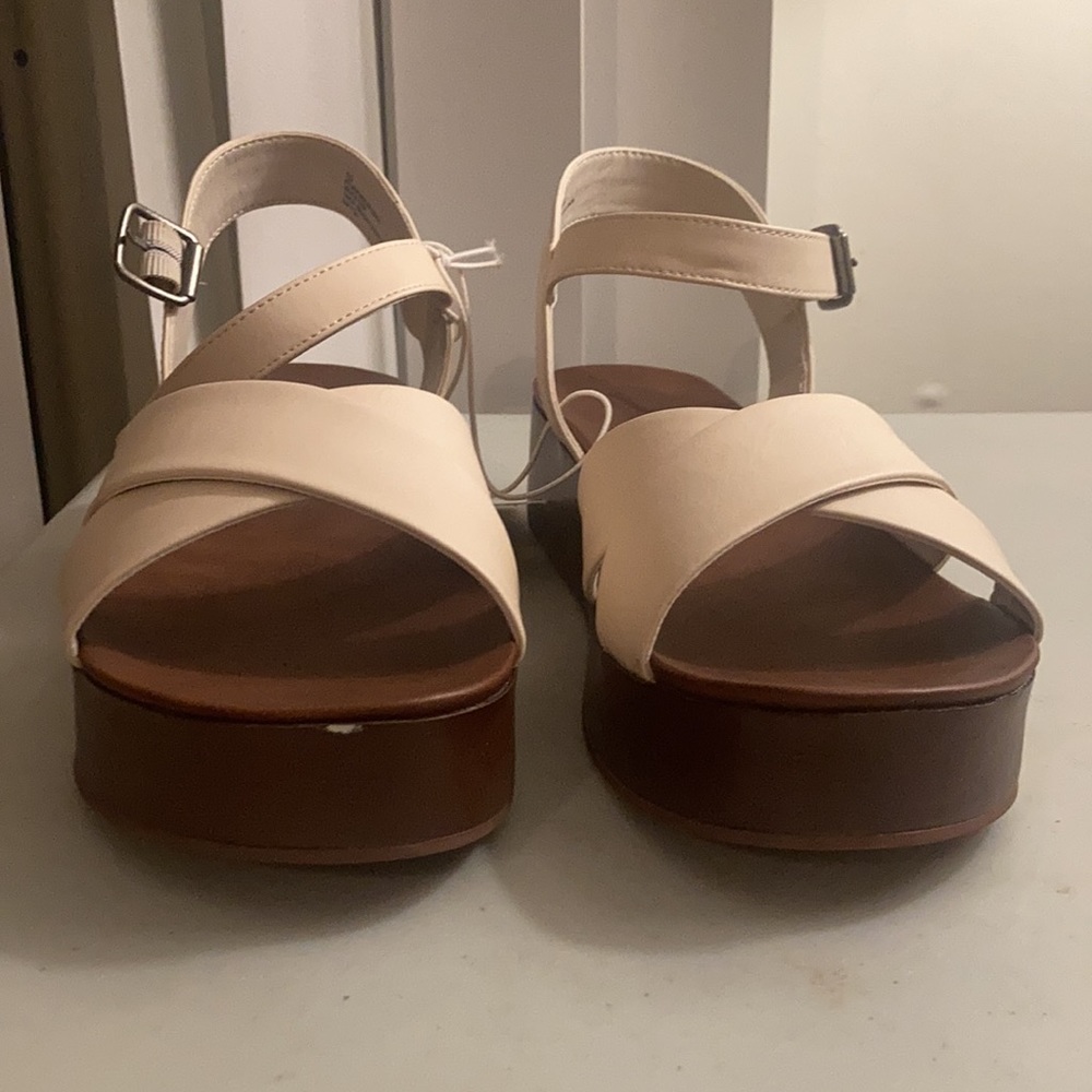 Nwt Universal Thread Goods Co Platform Beige/Brow… - image 4